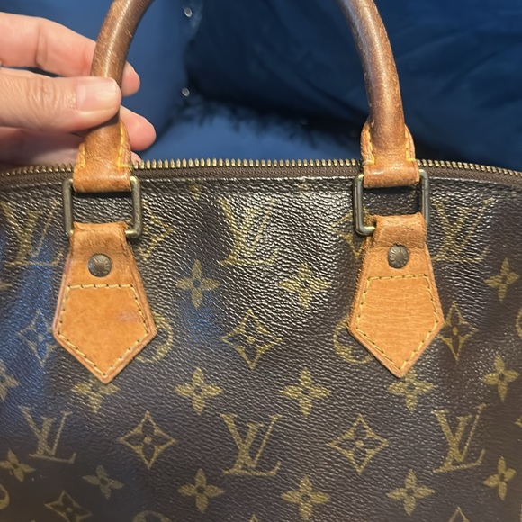 Louis Vuitton Alma Bag - Picture 5 of 7